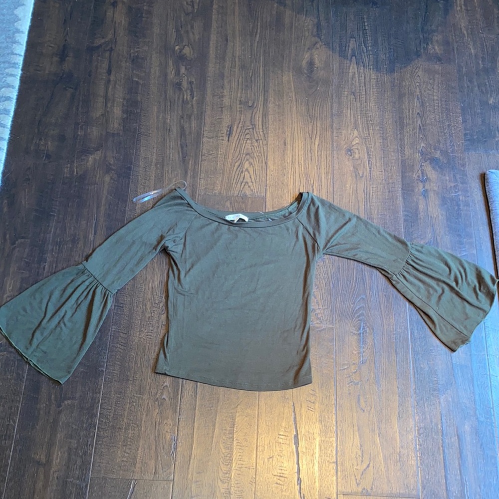 PacSun Army Green off-the-shoulder top!